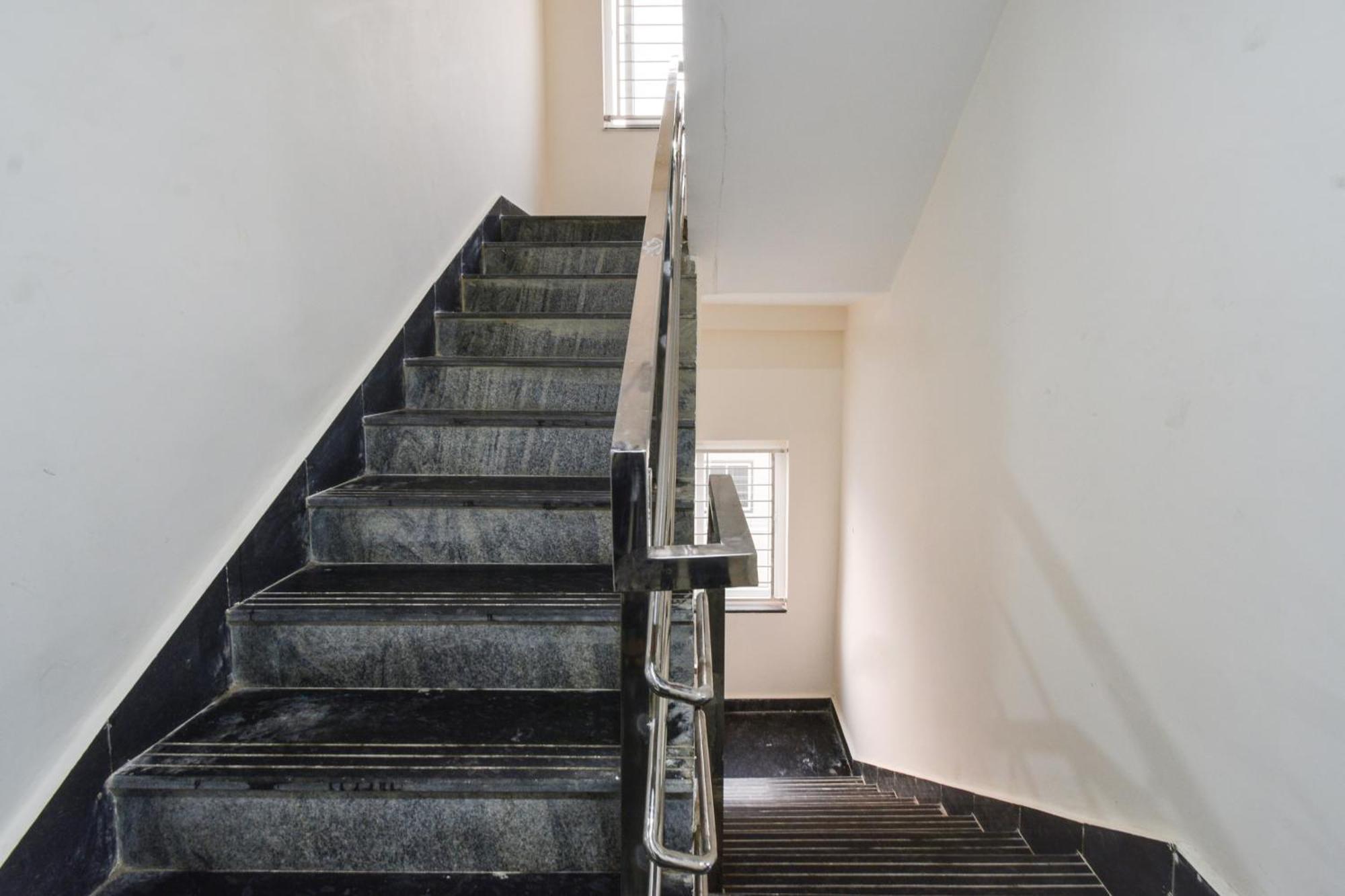 Super Collection O Gachibowli Phase - 1 Near Isb Hotel Ngoại thất bức ảnh